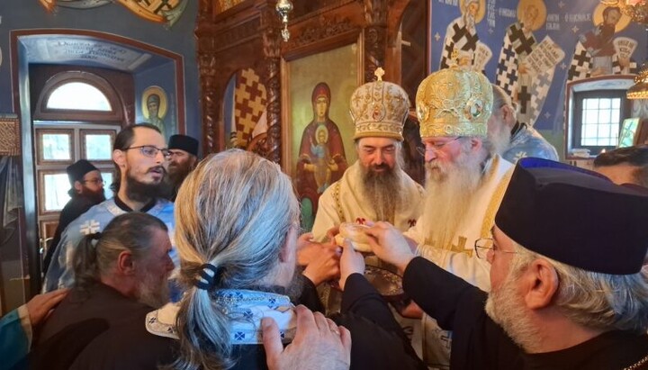 Литургија у Острогу. Фото: Митрополија црногорско-приморска.