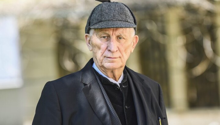 Помаже се Црква на гробљу у Колашину