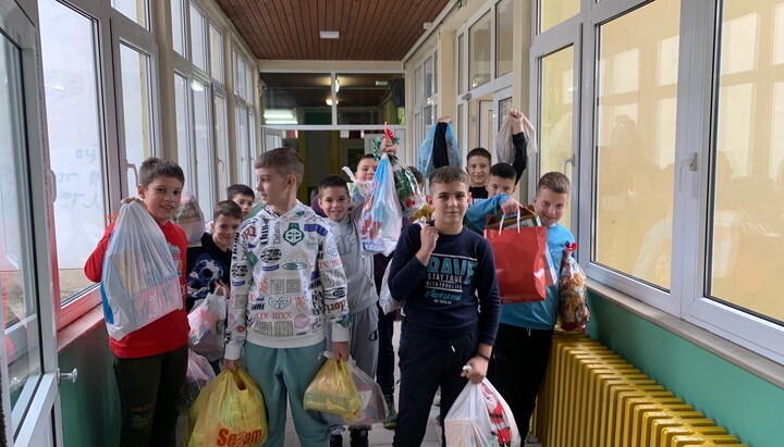 Одржана је хуманитарна акција ваљевске основне школе за децу на Космету 