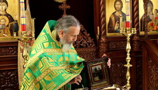 Icon myrrhs in UOC church of Kiev diocese