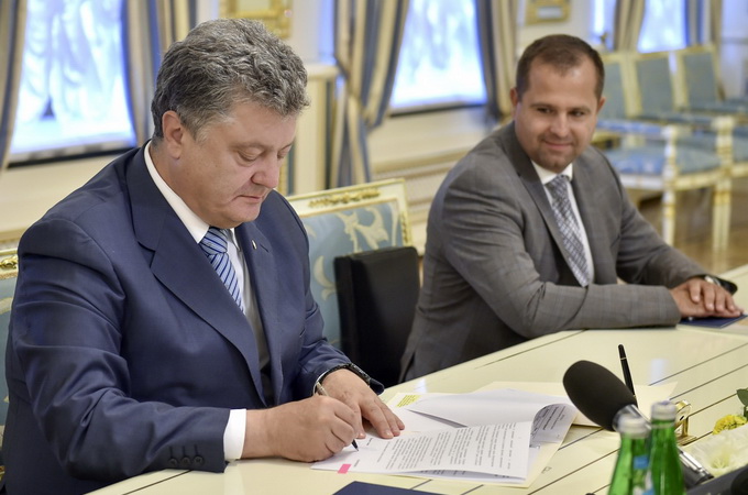 Poroshenko signs a decree on the celebration of 500th anniversary of the Reformation in Ukraine