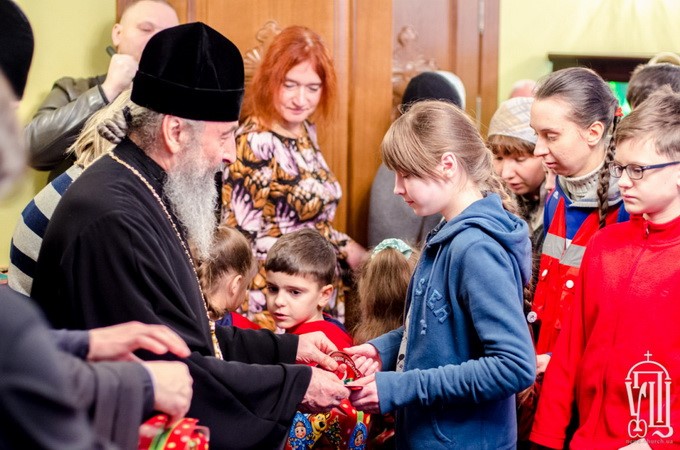 In advance of Christmas the UOC Primate blesses disabled children (PHOTO)