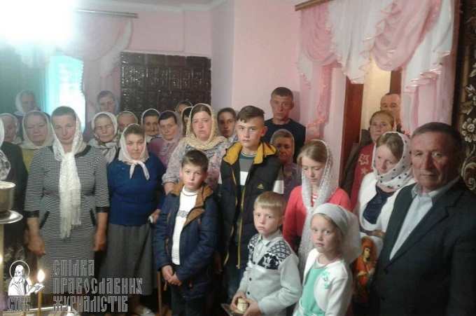 First divine service held in the house of the elder of the seized church of UOC in Kinakhovtsy (PHOTOS)