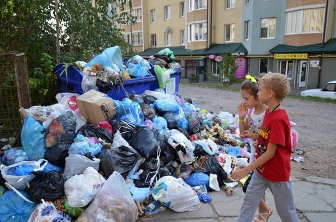 Council of Churches issues an appeal to the leadership of the country over Lviv garbage