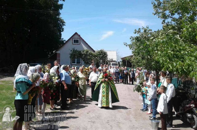 “If there is no UOC priest here, people are ready to go even to Pochaev for praying”