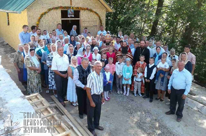 In Butin village, first divine services are held in a temporary UOC temple (PHOTO)