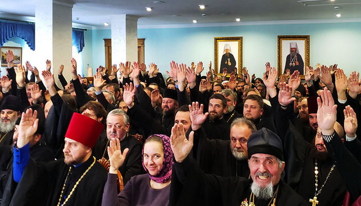 A vote of the Izium eparchy clergy 