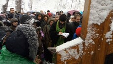 Prayer for non-interference in the Church affairs in front of Rada – LIVE