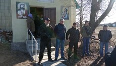 OCU supporters seize the Holy Protection Church in the village of Kovpyta