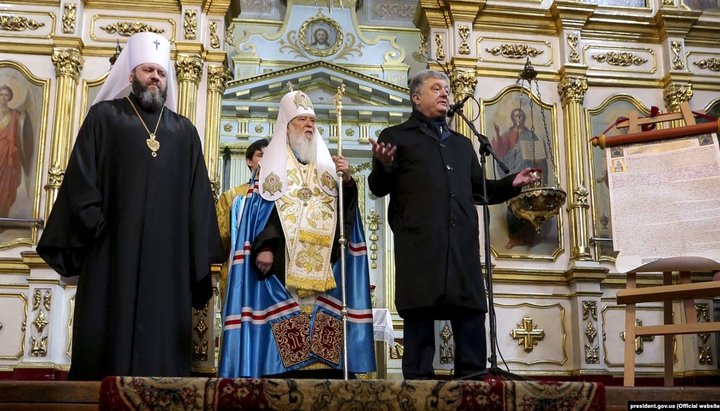 Mikhail Zinkevich with Filaret and Petro Poroshenko. Photo: Radio Liberty