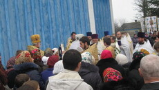 In Nesvich 40 activists of OCU storming church house