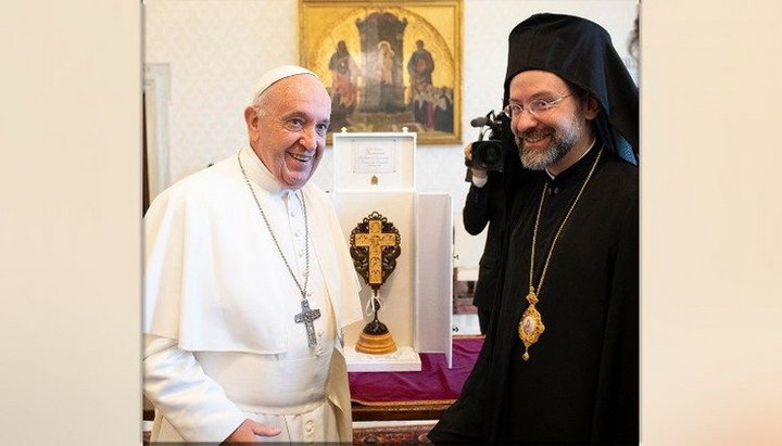 Pope Francis and Archbishop Job (Getcha). Photo: Vatican News