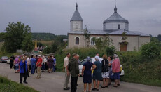 In Galuzintsy, radicals beat priest and police while storming UOC temple