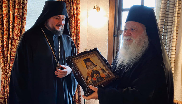 The "hierarch" of the OCU Alexander (Drabinko) and Archimandrite Alexy. Photo: Facebook