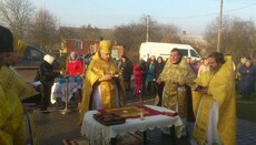 UOC community in Budiatichi guarding temple from seizure for nine months