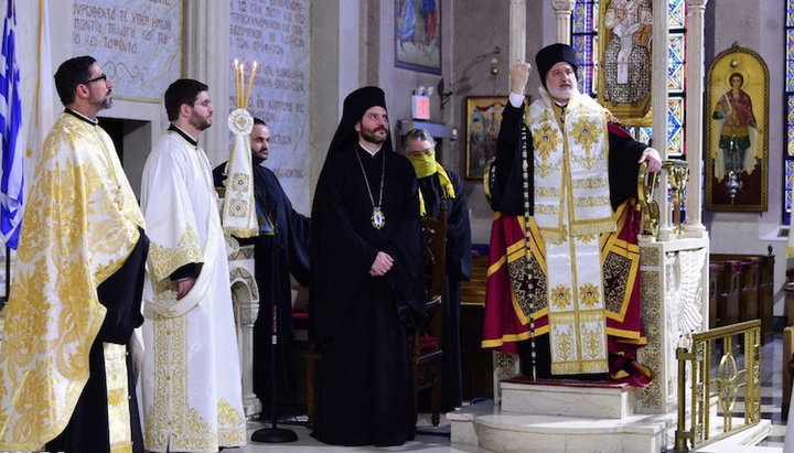 Archbishop Elpidophoros (far right). Photo: romfea