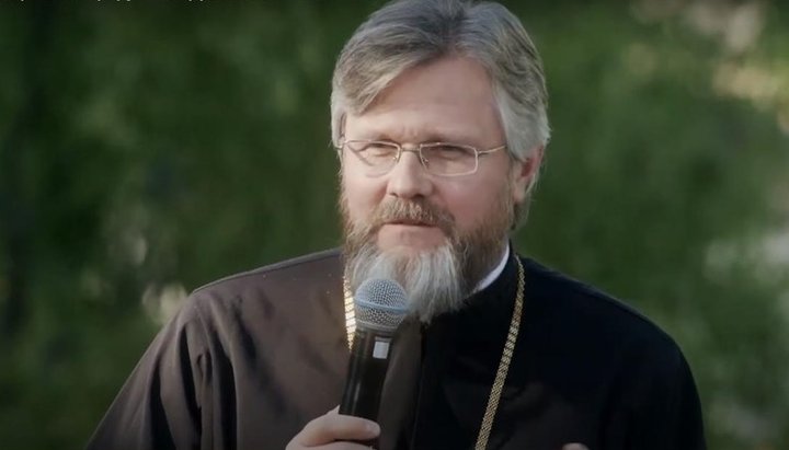 Spоkesperson for UOC, Archpriest Nikolai Danilevich at the forum "People of Peace". Photo: a screenshot/ youtube.com / People f Peace