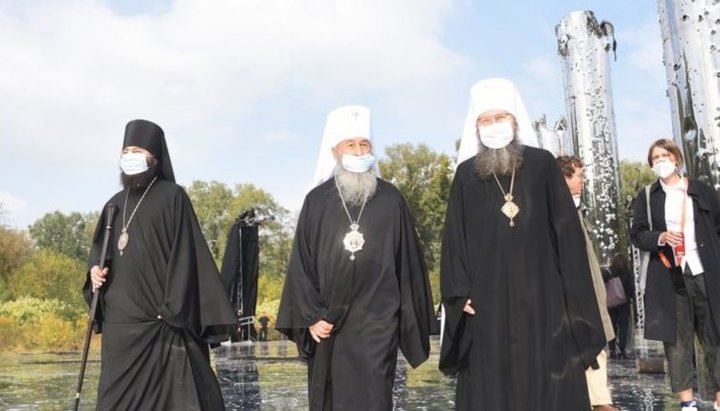 His Beatitude Metropolitan Onuphry with the hierarchs of the UOC takes part in an event dedicated to the commemoration of the victims of Babi Yar. Photo: president.gov.ua