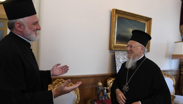 Archbishop Elpidophoros and Patriarch Bartholomew. Photo: romfea.gr