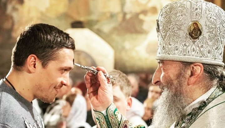 Alexander Usik and the Primate of the UOC, His Beatitude Onuphry. A photo: Instagram.com/usykaa