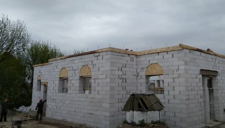 Construction of a new church in the village of Moshkov. Photo: a screenshot of the Youtube channel 