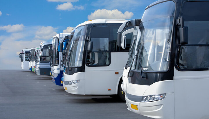 Carriers refuse to provide transport to believers of the UOC who are going to a prayer service in Kyiv. Photo: autocentre.ua