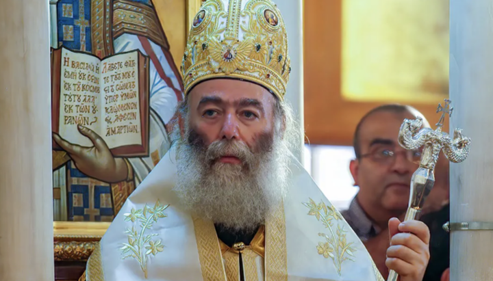 Pat Theodore presented Athenagoras Award for defending Fanar’s prerogatives