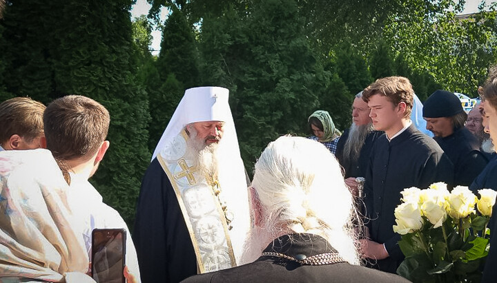 Metropolitan Pavel at a prayer service near the Kyiv-Pechersk Lavra. Photo: lavra.ua