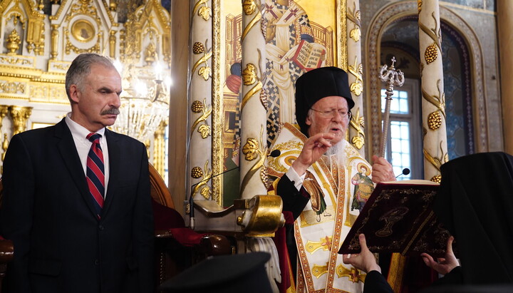 Viktor Yelensky at Patriarch Bartholomew's service. Photo: fosfanariou