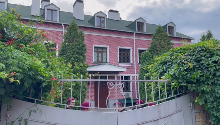 The Red Berets took control of Building 70 of the Kyiv-Pechersk Lavra. Photo: UOJ