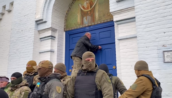 The seizure of the Intercession Сhurch in Checheliivka. Photo: UOJ