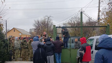 In Cherkasy, medics kick out into the street victims of attack on monastery