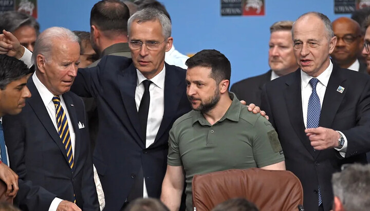 Zelensky with world leaders. Photo: Reuters