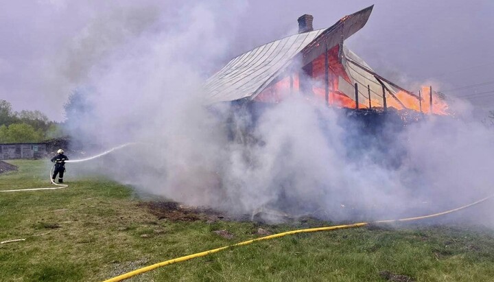 Fire at the monastery complex of the Nativity of John the Baptist in the village of Verbka. Photo: Facebook of the Volyn Diocese