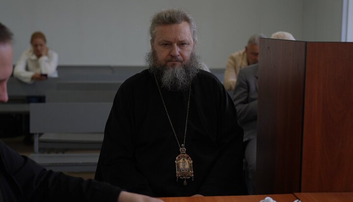 Metropolitan Yevlogy in court. Photo: Suspilne Sumy