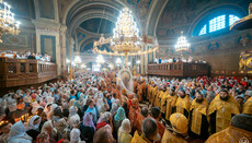 Primate of OCA officiates Vespers in a UOC church of Chernivtsi