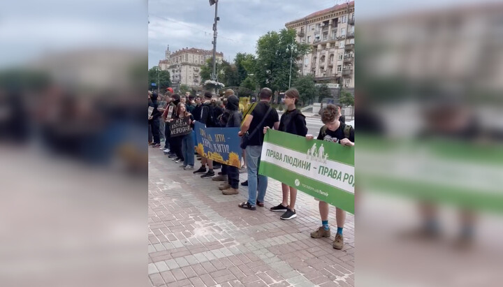 Protest against LGBT march. Photo: video screenshot