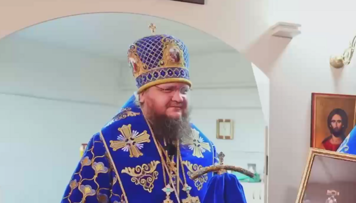 Metropolitan Theodosiy during a sermon in the basement of a persecuted UOC community. Photo: screenshot from a video by the Cherkasy diocese