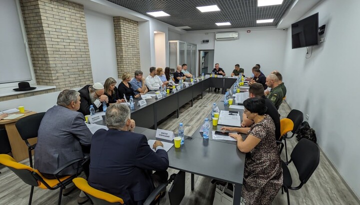 A meeting of DESS regarding the organization of the pilgrimage of Breslov Hasidim to Uman. Photo: dess.gov.ua