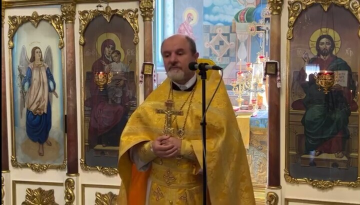 Rector of the UOC church in the village of Murovani Kurylivtsi, Archpriest Vasyl Balan. Photo: a video screenshot of the KozakTv1 Telegram channel