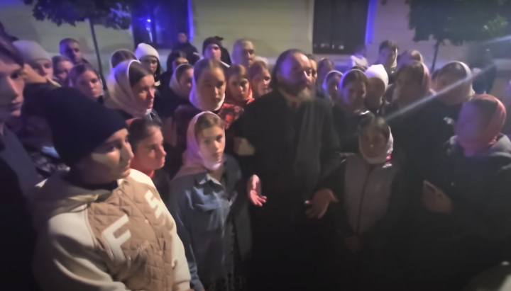 Metropolitan Longin and believers outside the TRC in Chernivtsi. Photo: Screenshot from YouTube channel