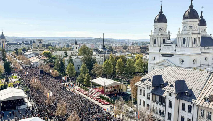 A Liturgy in Iași. Photo: doxologia.ro