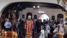 UOC hierarch celebrates Divine Liturgy at OCA parish