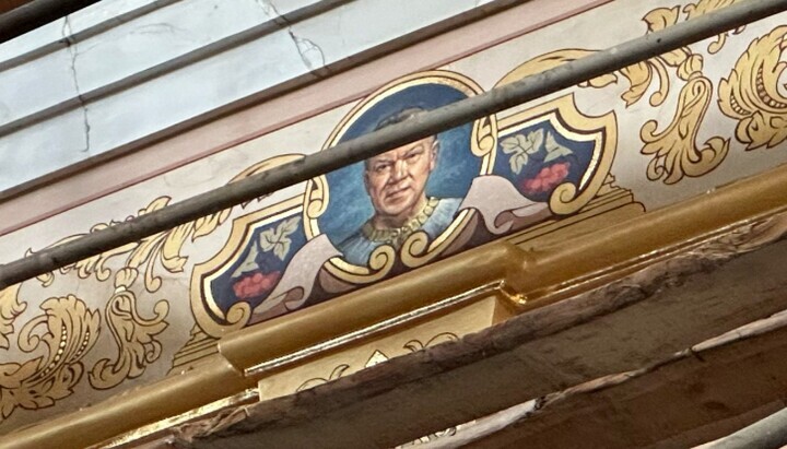 A fresco of a businessman in the Lutsk Cathedral of the OCU. Photo: misto.media