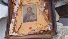 In Novosilky, OCU activists dispose of icons from a seized church as trash