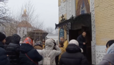 UOC believers once again receive communion outdoors at Kyiv-Pechersk Lavra