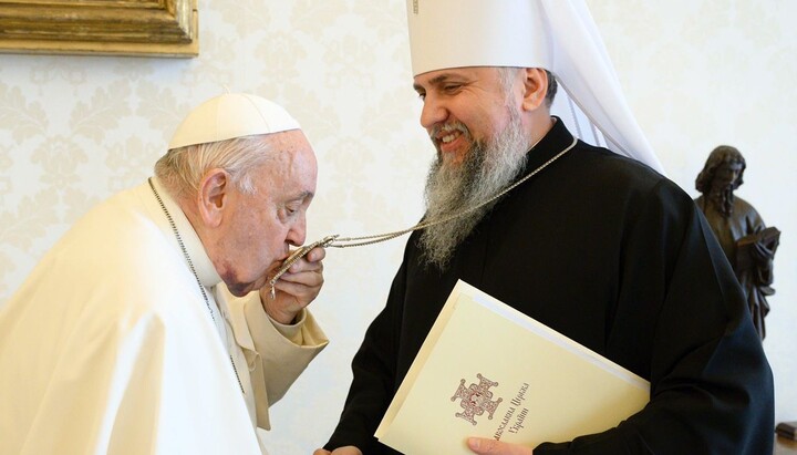 Pope Francis and Serhiy Dumenko. Photo: Press Service of the OCU