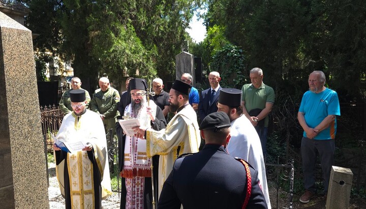 СЛУЖЕН ПАРАСТОС ПРИПАДНИЦИМА ЖАНДАРМЕРИЈЕ НА СТАРОМ ГРОБЉУ У НИШУ