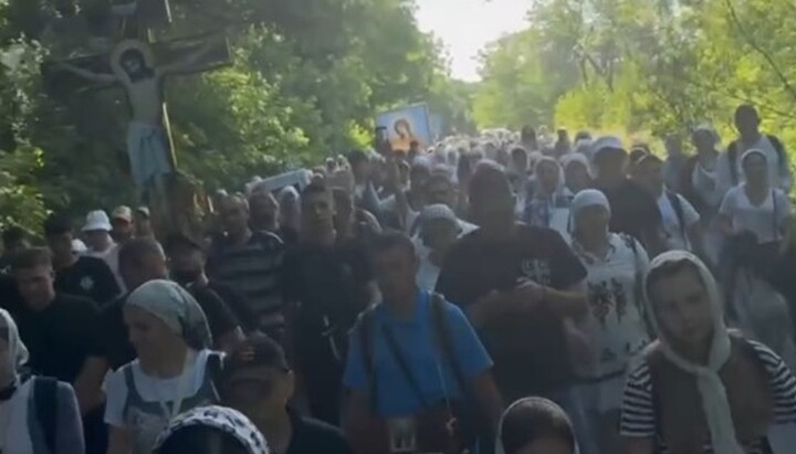 Молитвени ход ка Крешчевицком манастиру. Фото: скриншот видеа литије