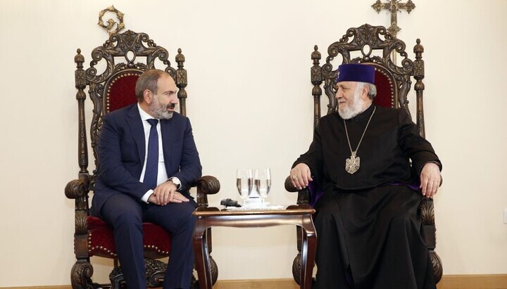 Никол Пашињан и Католикос свих Јермена Гарегин II 14 маја 2018. Фото: Civilnet